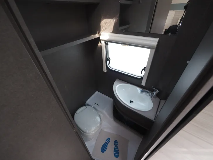 Fahrzeugbild Dethleffs C'Joy 410 LK, Dynamikpaket, Badfenster #9