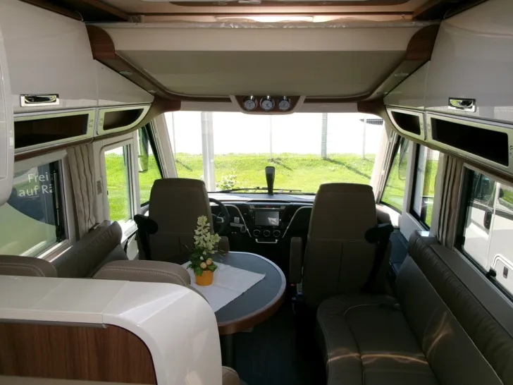 Fahrzeugbild Carthago chic s-plus I 61 XL LE Iveco #6
