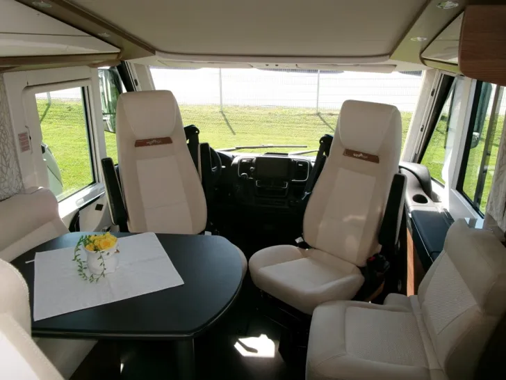 Fahrzeugbild Carthago c-tourer I 143 LE Fiat #4