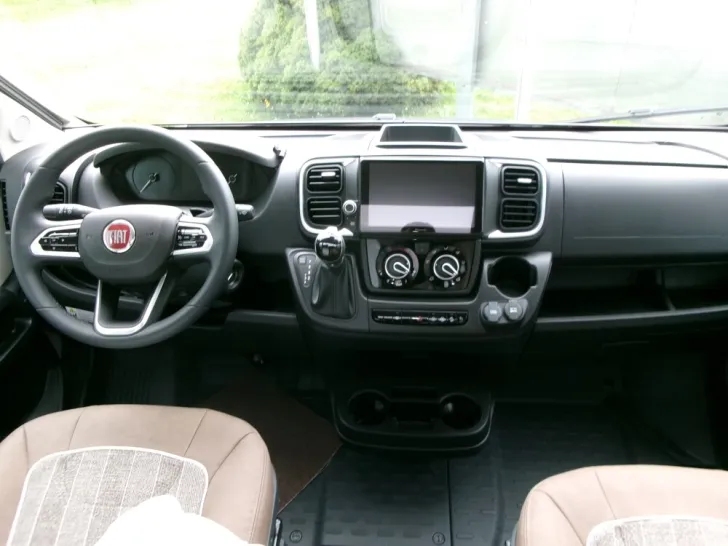 Fahrzeugbild Malibu First Class - Two Rooms coupé 640 LE RB #6