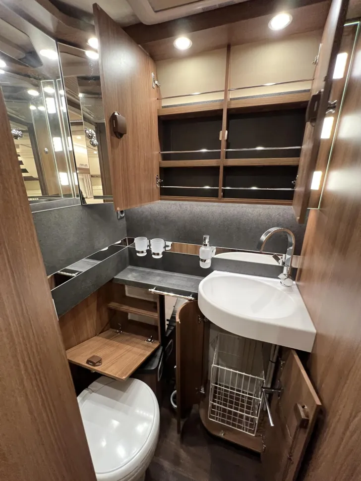 Fahrzeugbild Carthago chic s-plus I 50 LE (235) #37