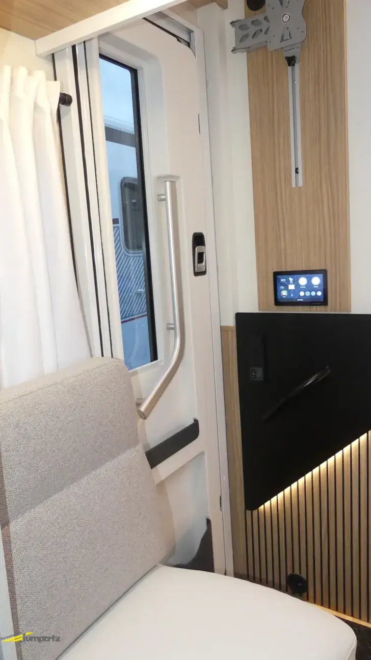 Fahrzeugbild Pilote Pacific P690GJ Expression FAS-Navi-LiFePo-Solar #12