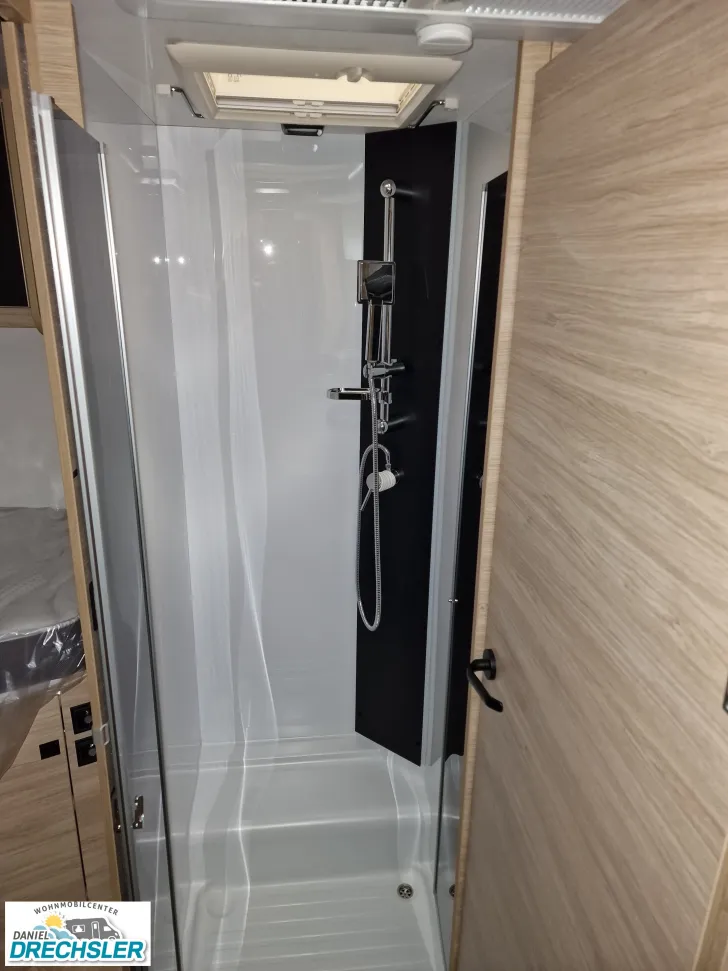 Fahrzeugbild Challenger 337 Etape Edition Hubbett + Arctic #11