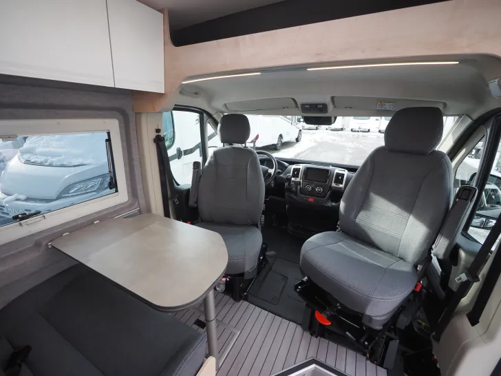 Fahrzeugbild Clever Runner, Heavy, Carplay/Kamera, PDC, Lithium #7