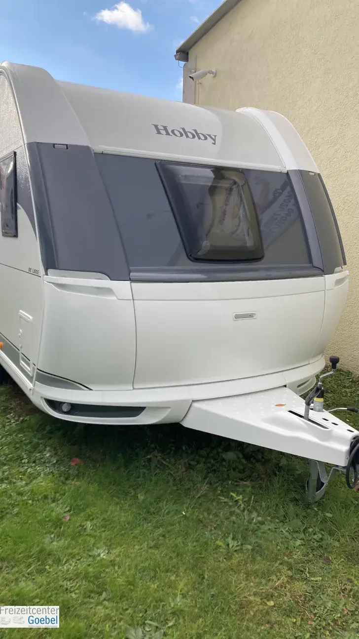 Frontal Vorne Hobby De Luxe 400 SFe