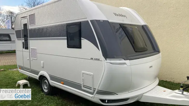 Seitlich Hobby De Luxe 400 SFe