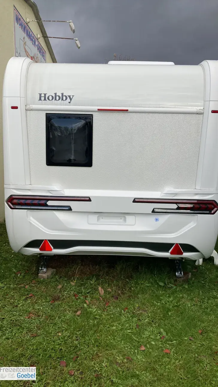 Frontal Hinten Hobby De Luxe 400 SFe