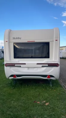Frontal Hinten Hobby De Luxe 515 UHK Hubbett