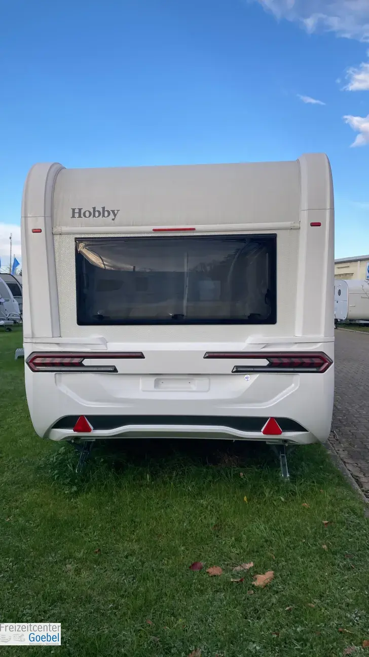 Frontal Hinten Hobby De Luxe 515 UHK Hubbett