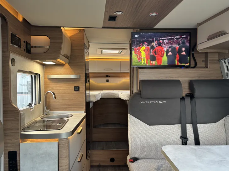 Fahrzeugbild Knaus VAN WAVE 640 MEG Vansation MAN Hubbett, Luft-Zusatzfederung #8