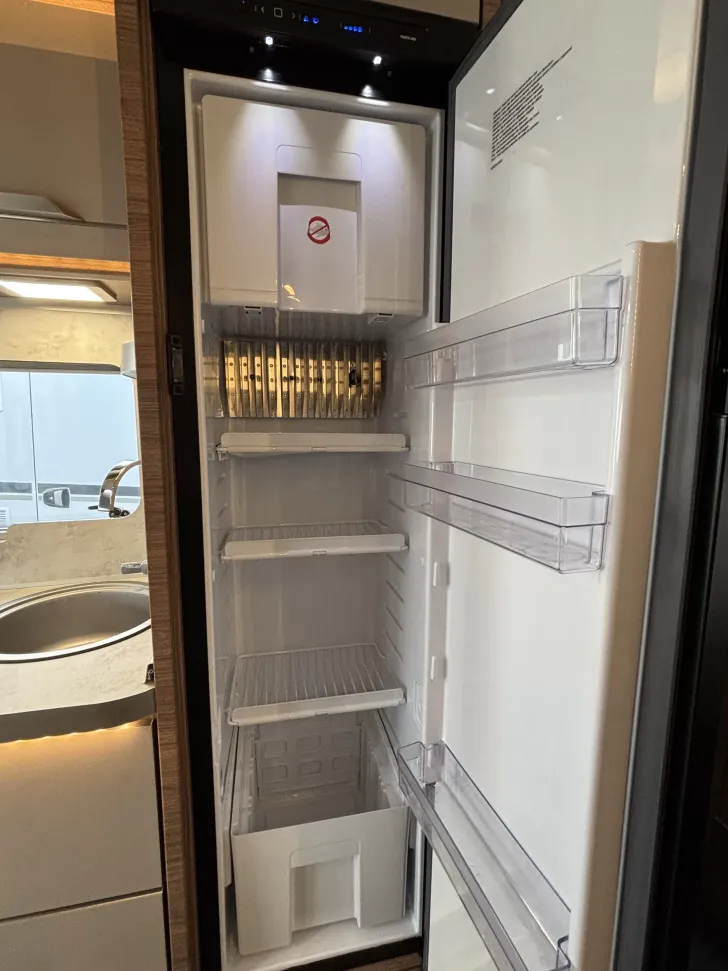 Fahrzeugbild Knaus VAN WAVE 640 MEG Vansation MAN Hubbett, Luft-Zusatzfederung #11