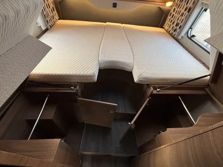 Fahrzeugbild Knaus VAN WAVE 640 MEG Vansation MAN Hubbett, Luft-Zusatzfederung #13