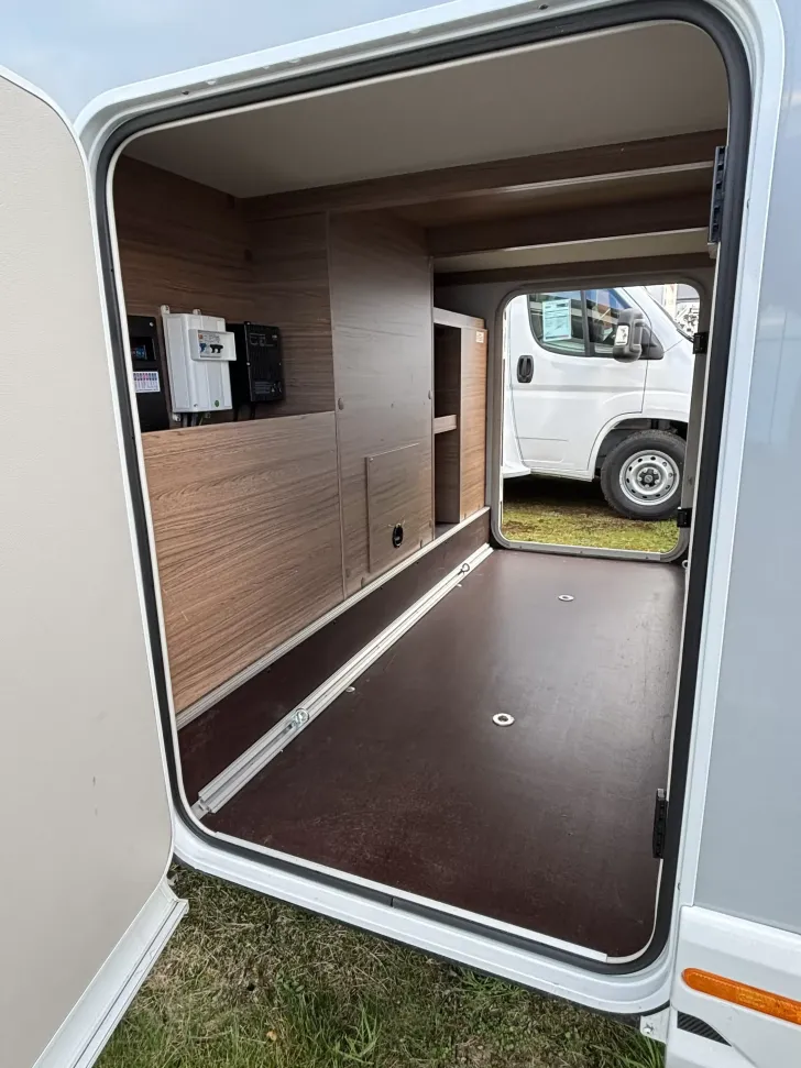 Fahrzeugbild Knaus VAN WAVE 640 MEG Vansation MAN Hubbett, Luft-Zusatzfederung #15