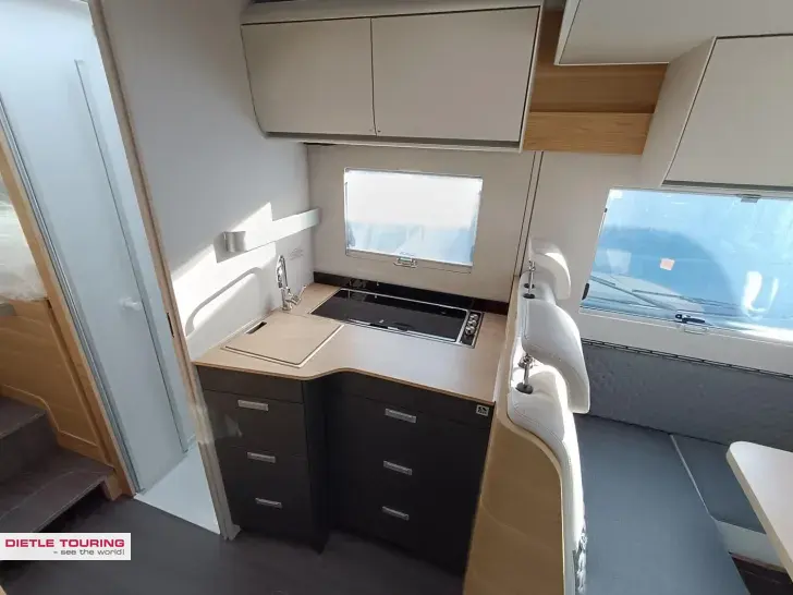 Fahrzeugbild Adria Matrix 60Y 670 SL Jubilee Markise, Modell 26 #9