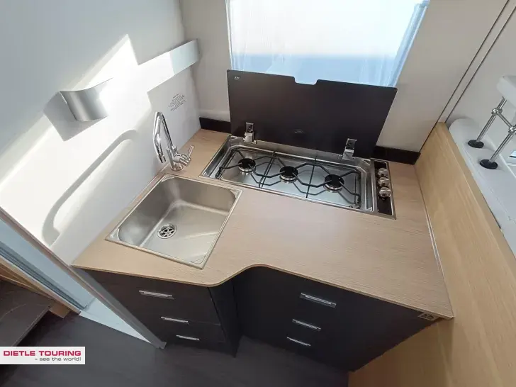 Fahrzeugbild Adria Matrix 60Y 670 SL Jubilee Markise, Modell 26 #10