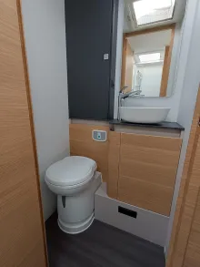 Fahrzeugbild Adria Matrix 60Y 670 SL Jubilee Markise, Modell 26 #12