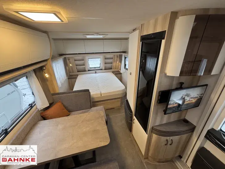 Fahrzeugbild Hobby De Luxe 460 SFf Autark, Teppich, Dusche #10