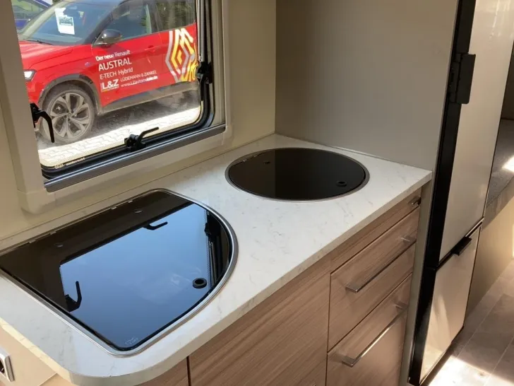 Fahrzeugbild Ahorn Camp Canada TU plus Dusche, Markise, Kühl-/Gefrier #10