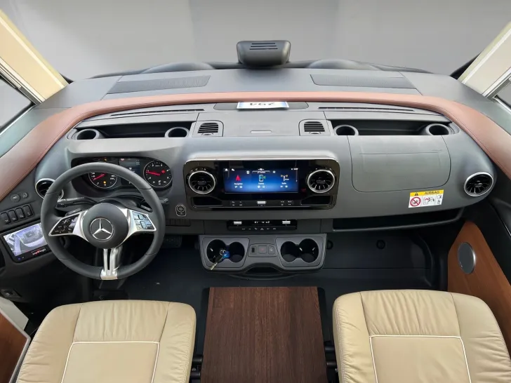 Fahrzeugbild Carthago chic c-line I 5.9 XL LE Mercedes (294) #12