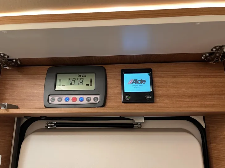 Fahrzeugbild Carthago chic c-line I 5.9 XL LE Mercedes (294) #19