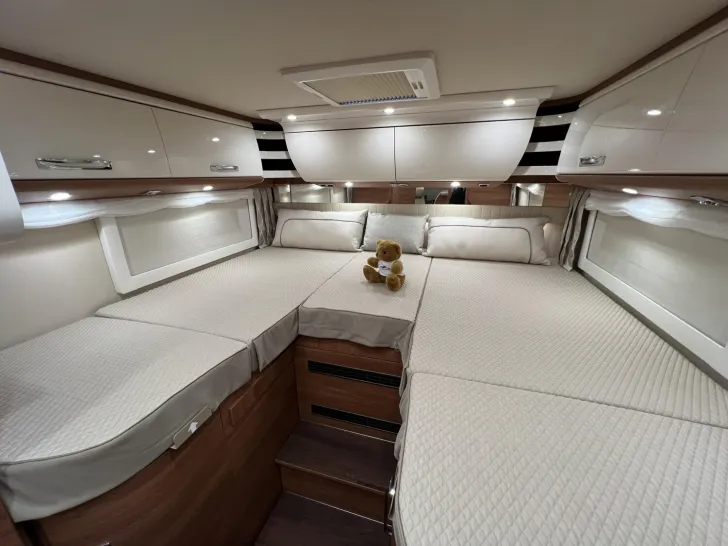 Fahrzeugbild Carthago chic c-line I 5.9 XL LE Mercedes (294) #25