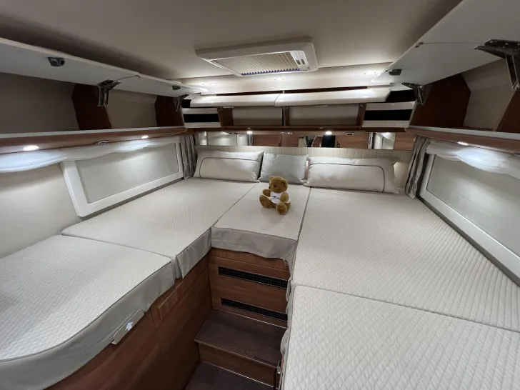 Fahrzeugbild Carthago chic c-line I 5.9 XL LE Mercedes (294) #26