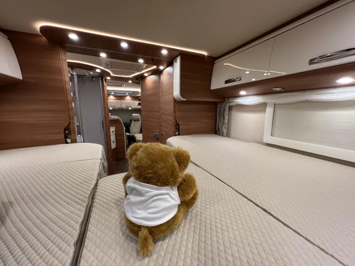 Fahrzeugbild Carthago chic c-line I 5.9 XL LE Mercedes (294) #30