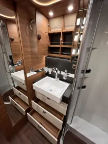 Fahrzeugbild Carthago chic c-line I 5.9 XL LE Mercedes (294) #34