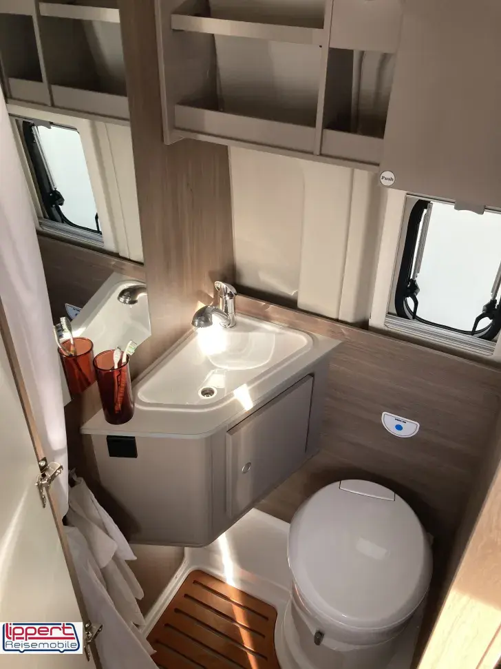 Fahrzeugbild Carado CV 540 PRO Schlafdach #12