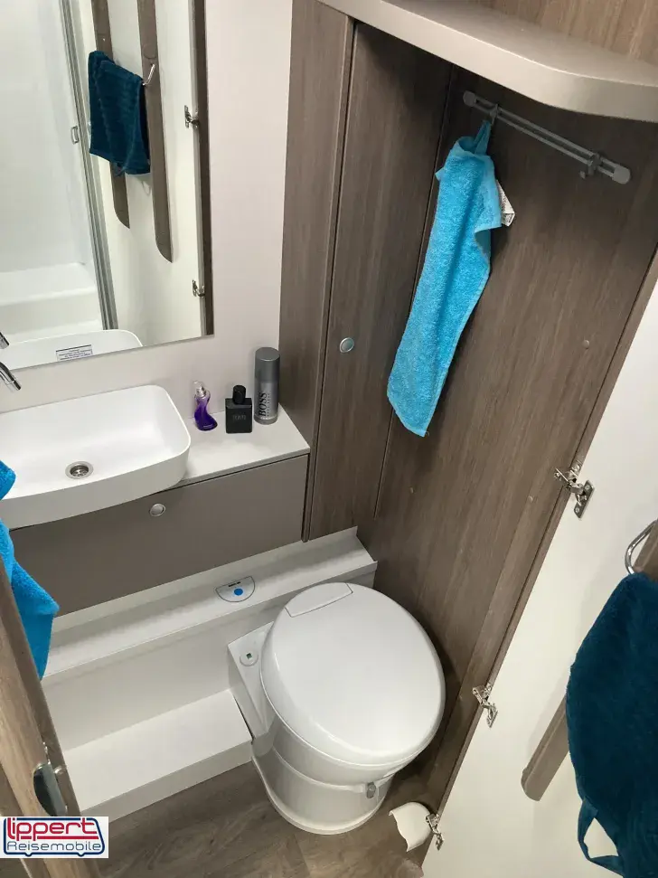 Fahrzeugbild Carado T 459 Queensbett + face2face #13