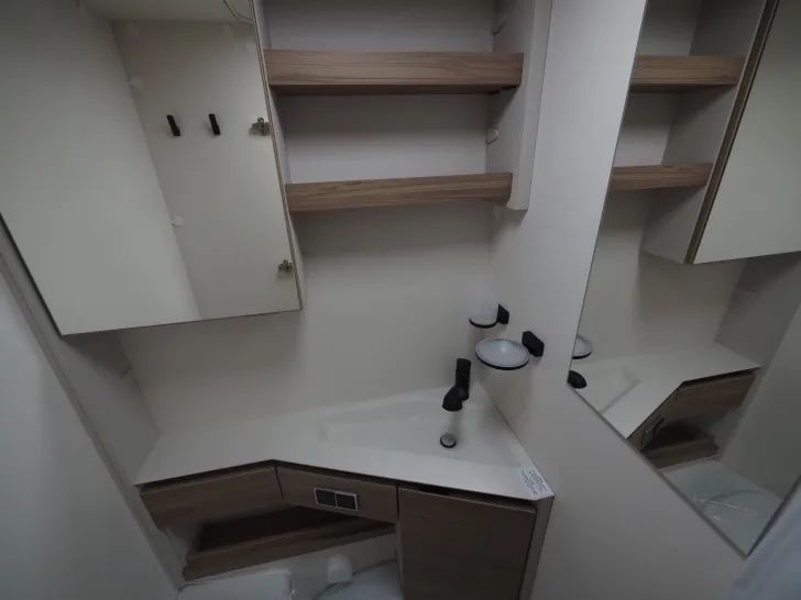 Fahrzeugbild Dethleffs Nomad 460 EL, Wasser/Elektrik/Autark, uvm! #13