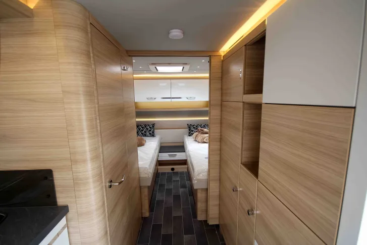 Fahrzeugbild Tabbert Vivaldi 550 E 2,5 Glattblech | Seitz-Fenster #7