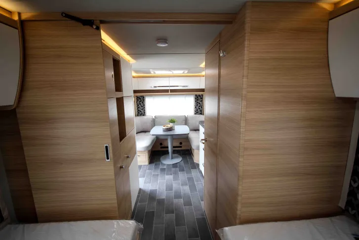 Fahrzeugbild Tabbert Vivaldi 550 E 2,5 Glattblech | Seitz-Fenster #8