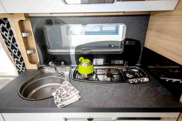 Fahrzeugbild Tabbert Vivaldi 550 E 2,5 Glattblech | Seitz-Fenster #10