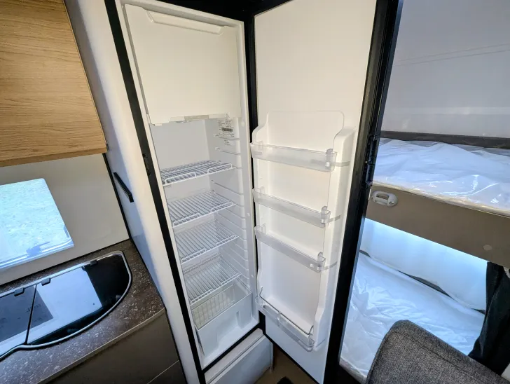 Fahrzeugbild Bürstner B66 465 TS AUFLASTUNG, DUSCHPAKET #11