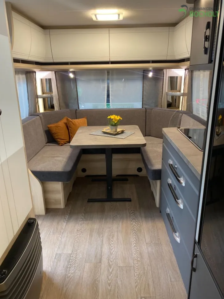 Fahrzeugbild Hobby De Luxe 460 UFe Modell 2026 / 1500 kg #4