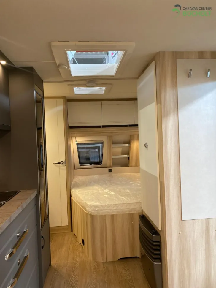 Fahrzeugbild Hobby De Luxe 460 UFe Modell 2026 / 1500 kg #5