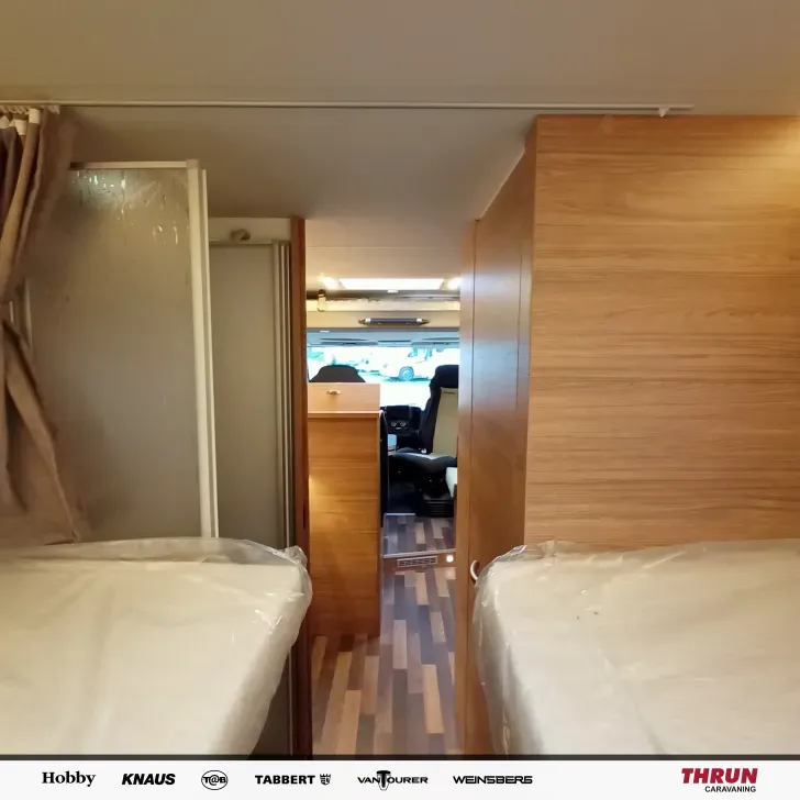 Sicht hinten-vorne Weinsberg CaraCore 700 MEG Zustand sehr gut