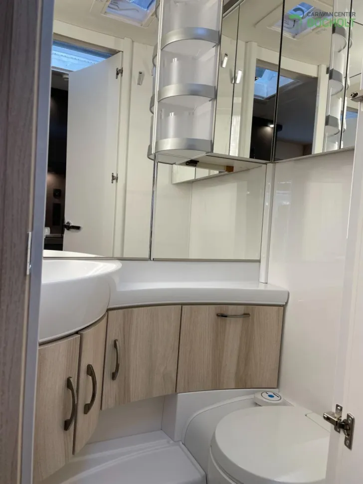 Fahrzeugbild Hobby De Luxe 495 UL InterCaravaning Sondermodell #11
