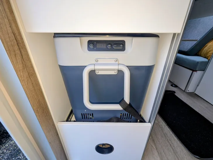 Fahrzeugbild Hobby Beachy 420+ AUFLASTUNG AUF 1200 KG #12