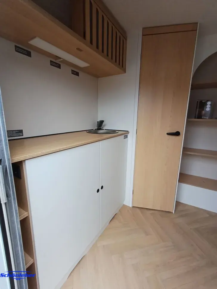 Fahrzeugbild LMC e:dero 350 D Ein Raumwunder mit Auszugbett #4