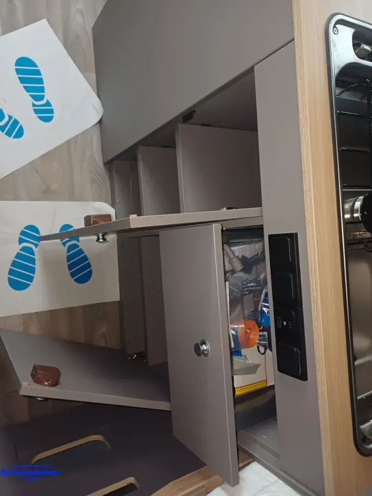 Fahrzeugbild LMC Innovan 600 mit Aufstelldach #11