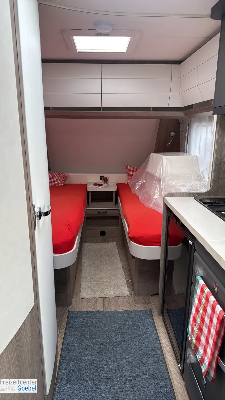 Sicht vorne-hinten Hobby OnTour 460 DL Einsteigen und losfahren