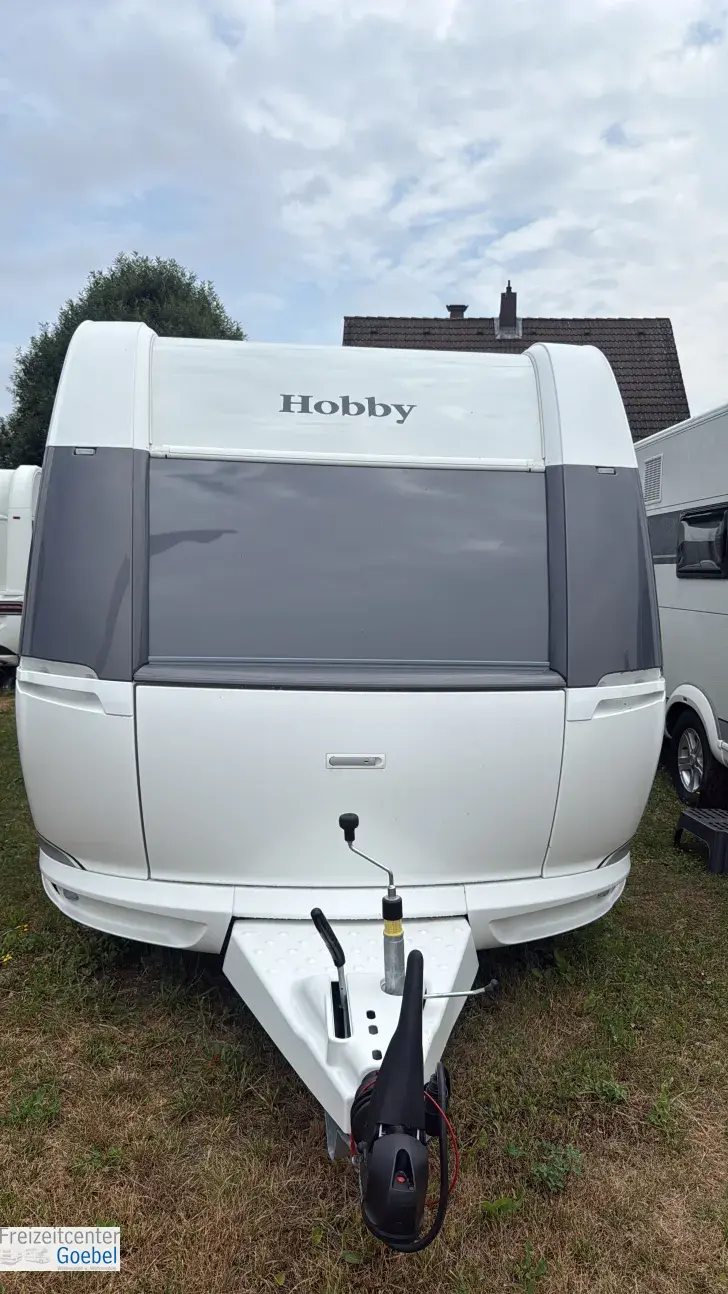 Frontal Vorne Hobby OnTour 460 DL Einsteigen und losfahren