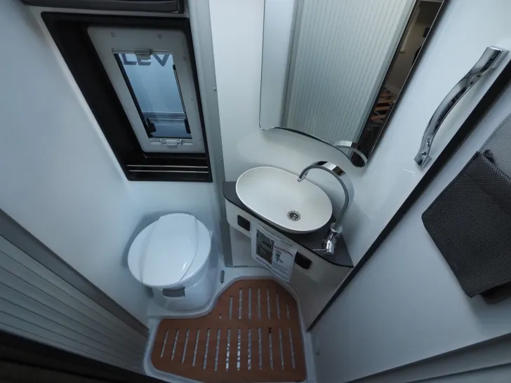 Fahrzeugbild Pössl Summit Shine 640, Premium, Lith., Solar, Mark. #21