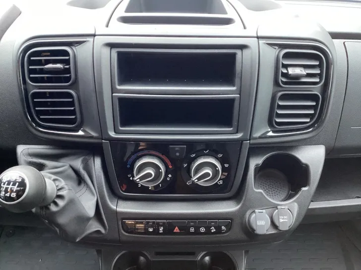 Fahrzeugbild Sunlight T 67 verfügbar 11/26 #9