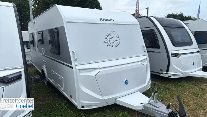 Schräg Vorne Knaus Sport 500 EU