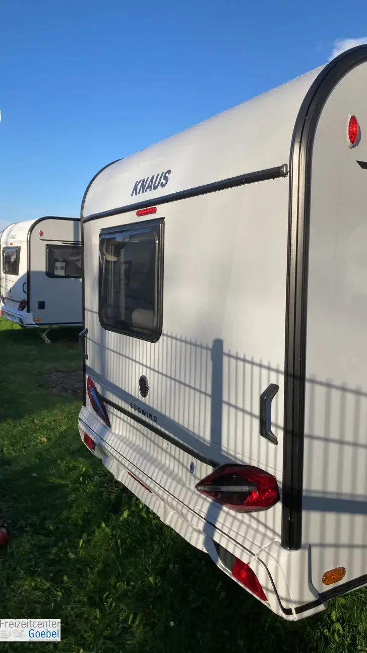 Schräg Hinten Knaus Südwind 420 QD 60 YEARS
