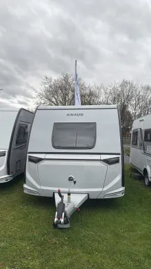 Frontal Vorne Knaus Südwind 500 QDK 60 Years