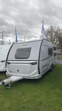 Schräg Vorne Knaus Südwind 500 QDK 60 Years